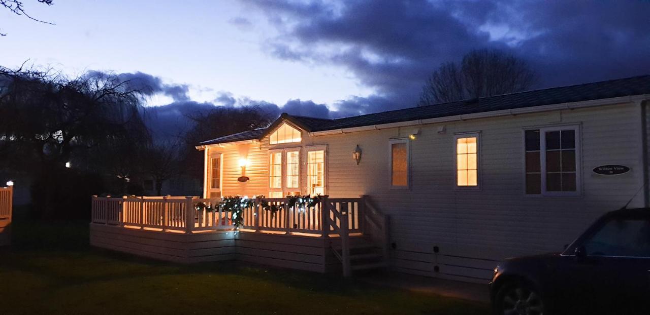 Caravan In The Cotswolds Villa Cirencester Exterior foto