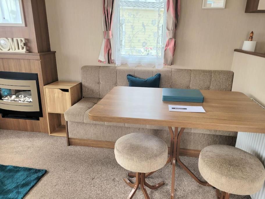 Caravan In The Cotswolds Villa Cirencester Exterior foto
