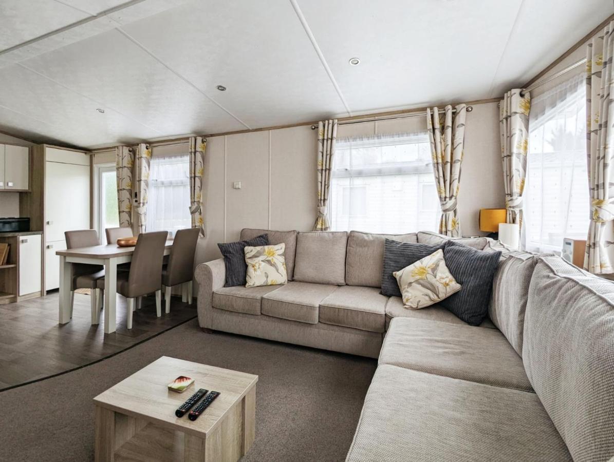 Caravan In The Cotswolds Villa Cirencester Exterior foto